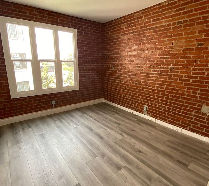 1st image of 1221 N Vermont Ave #327