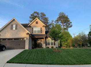 4107 Branch Point Ct, Pfafftown, NC 27040