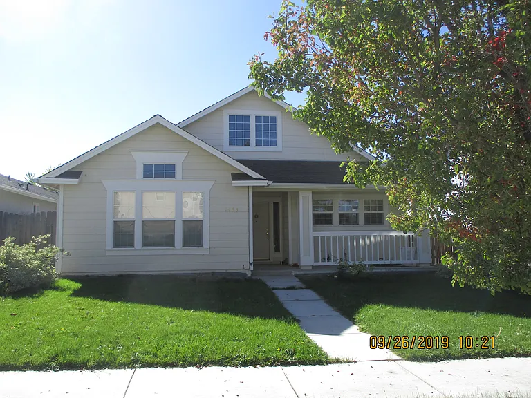 1433 Honey Locust Ave — Photo 1