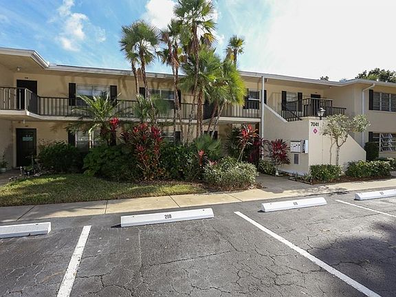 3rd image of 7041 W Country Club Dr N APT 219