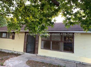 3815 Saint Charles Pl, Macon, GA 31206