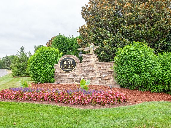 2nd image of 4989 Maxwell Landing Dr