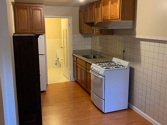 4th image of 2134 22nd Ave
