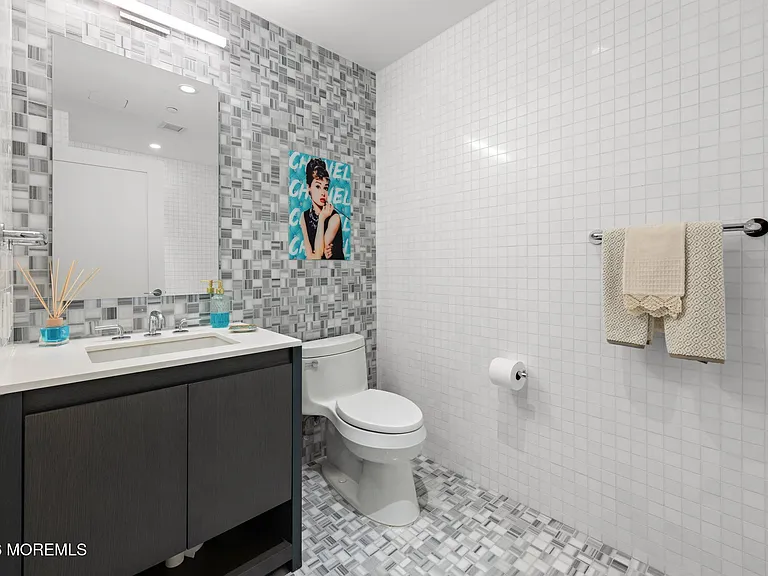 20 Melrose Ter #607 — Photo 23