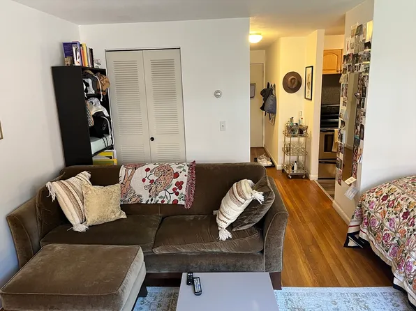 205 Kent St APT 24, Brookline, MA 02446