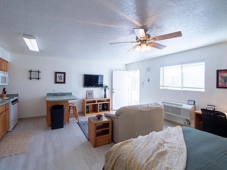 2302 N Tucker Ave — Photo 6