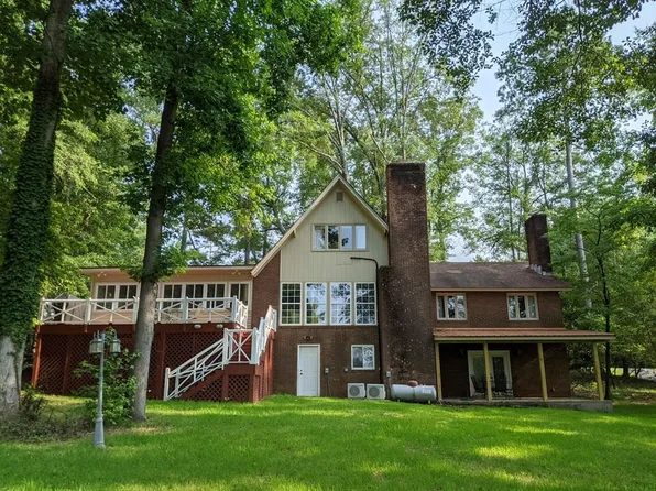 299 W Lakeview Dr NE, Milledgeville, GA 31061