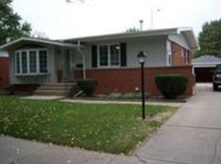 328 N Gay Ct, Glenwood, IL 60425