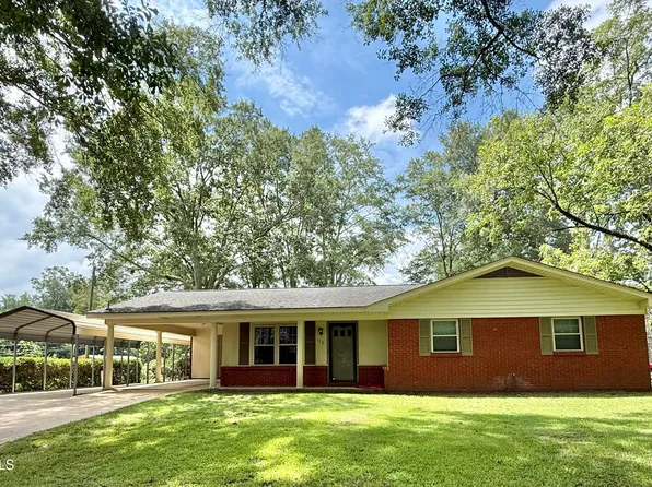 112 Oakmont Dr, Macon, MS 39341