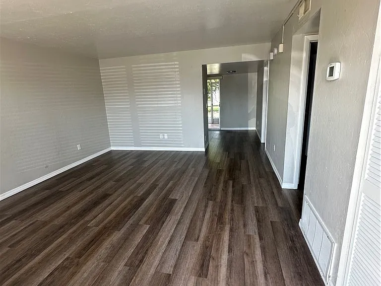 3705 Country Club Blvd #1 — Photo 4