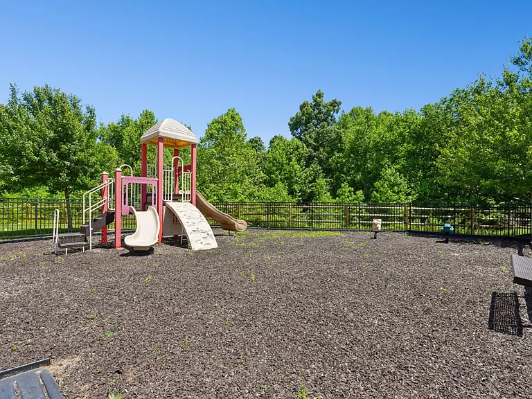 The Yards at Fieldside Village — Photo 34