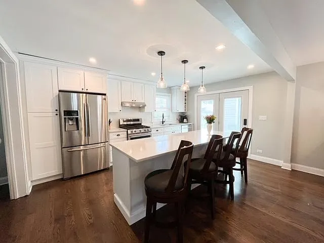 5337 W Carmen Ave — Photo 2