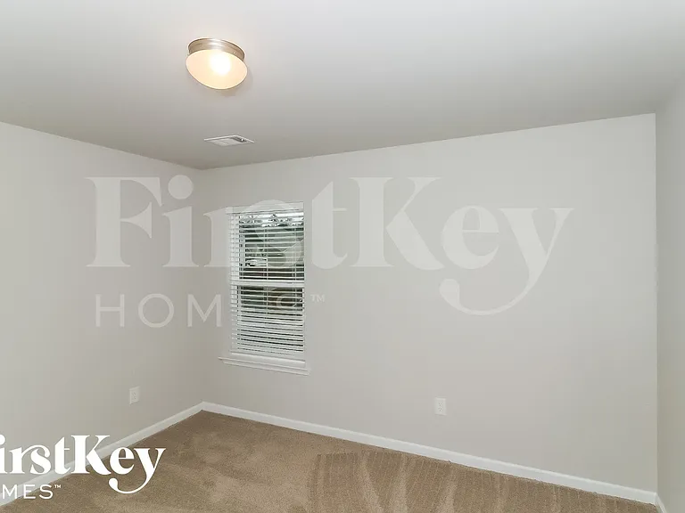 325 Stoney Hollow Rd — Photo 12