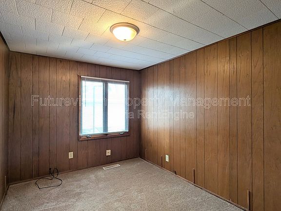 5th image of 302 Saint Jude Ave