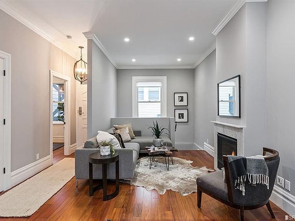 3rd image of 2457-A Lombard St