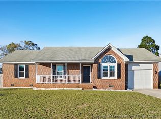 1060 Alexwood Dr, Hope Mills, NC 28348