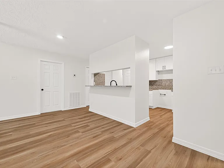 2334 Autumn Springs Ln — Photo 8