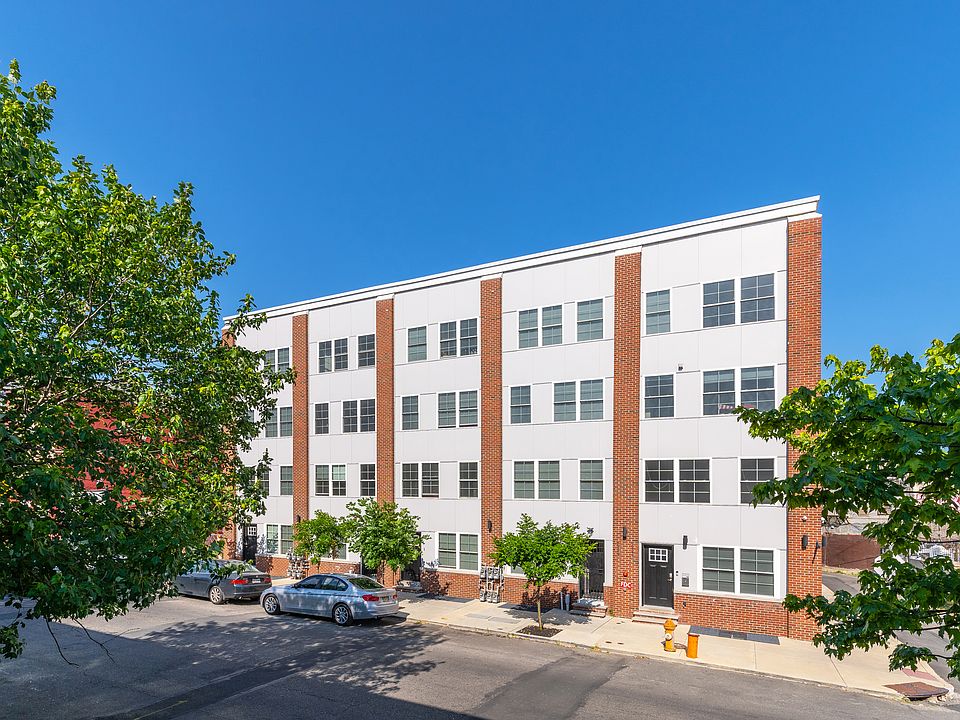 1st image of 2440 N Lee St APT 1