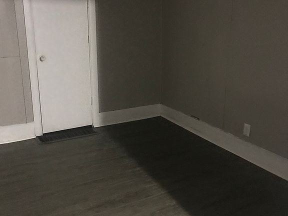 2nd image of 226 N Belleview Pl