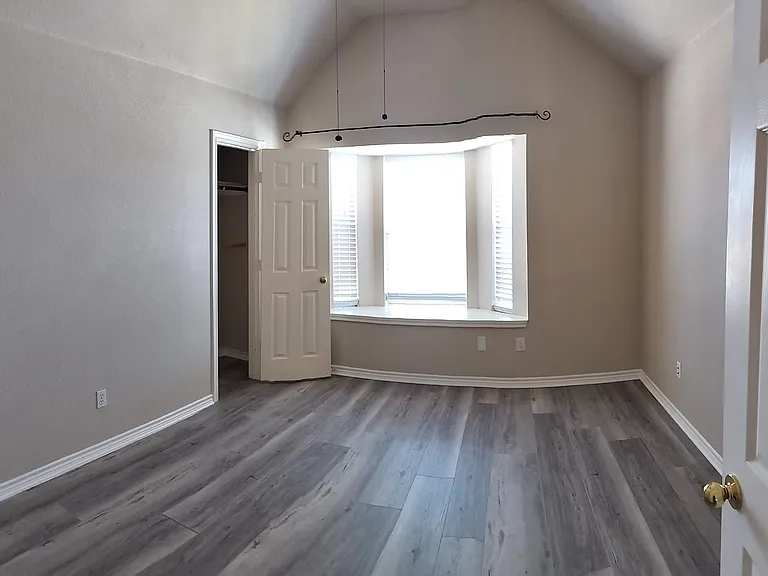8001 Case Dr — Photo 79