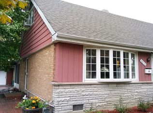 6812 Olympic Dr, Bridgeview, IL 60455