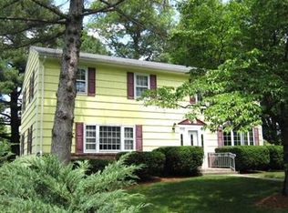 2 Marian Dr, Suffern, NY 10901