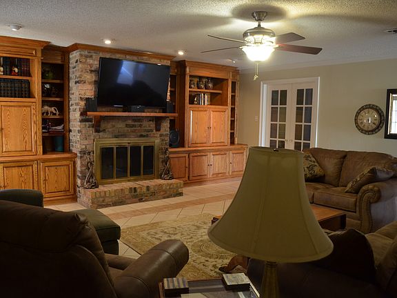 3rd image of 201 Chantilly Dr