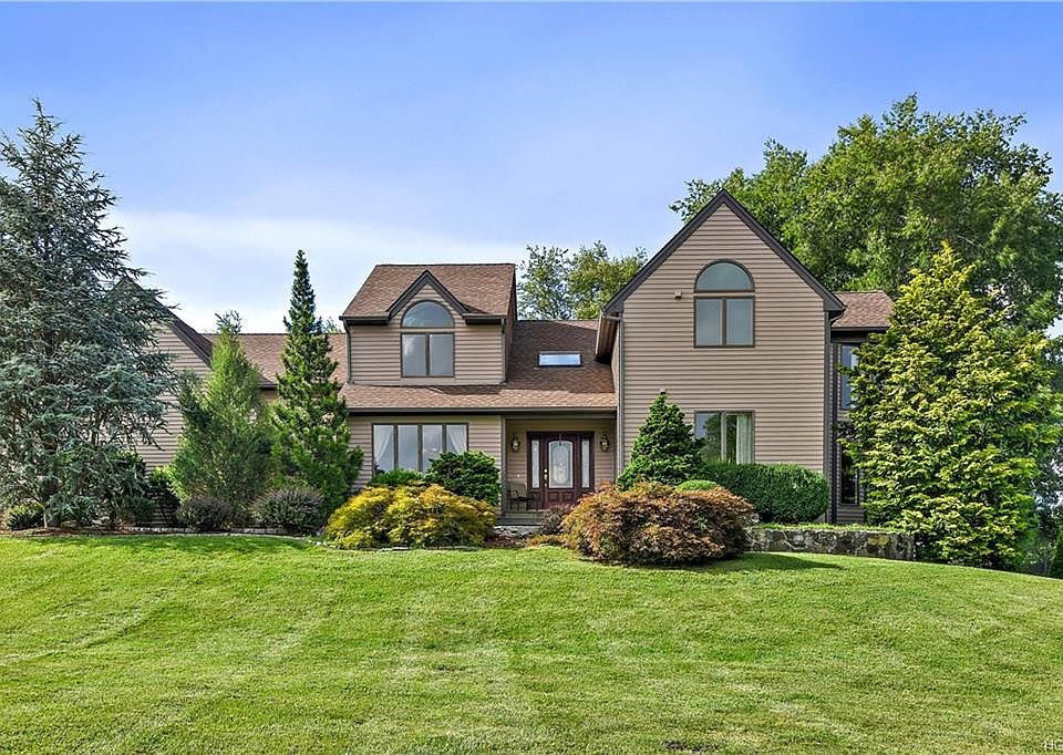1st image of 31 Watergate Dr