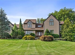 31 Watergate Dr, Amawalk, NY 10501