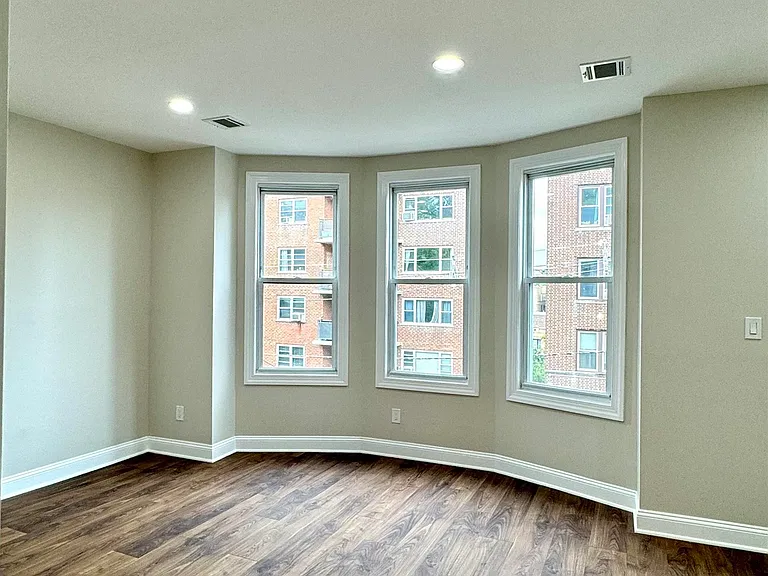 118 Parkview Ave #2 — Photo 16