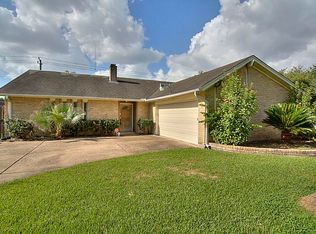 9210 Vickijohn Dr, Houston, TX 77031