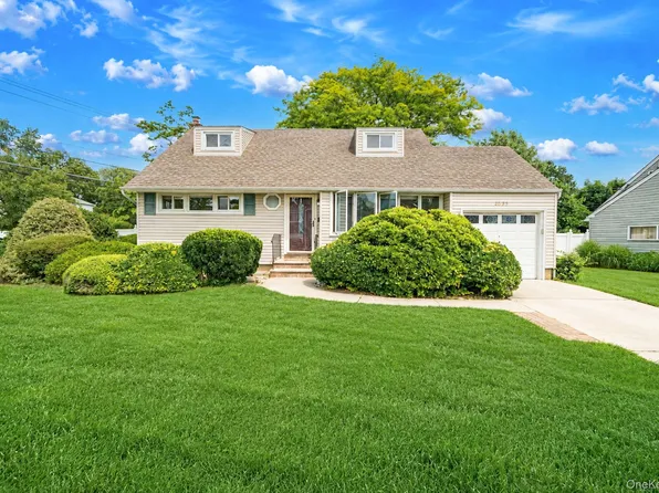 2055 Alan Drive, Seaford, NY 11783