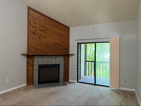 3rd image of 2928 Woodrich Dr APT C