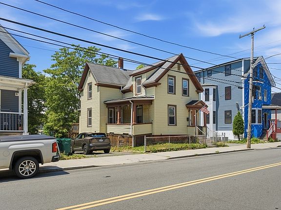 3rd image of 284 Chatham St