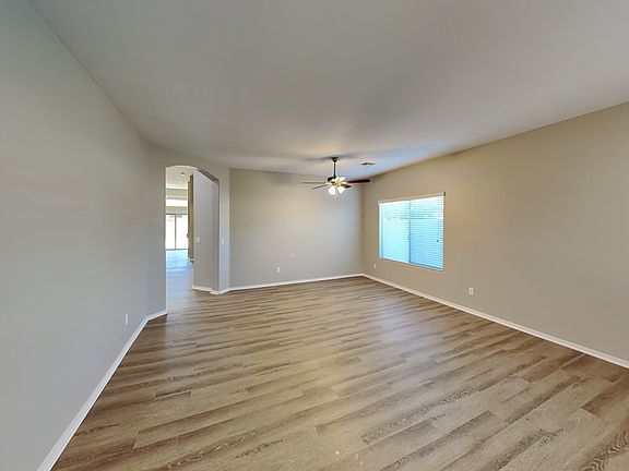 3rd image of 980 E Chelsea Dr