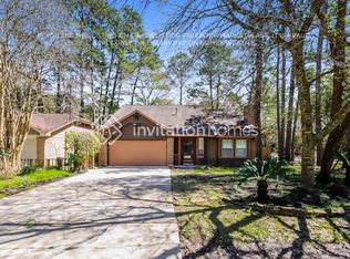 2 Edgewood Forest Ct, Spring, TX 77381
