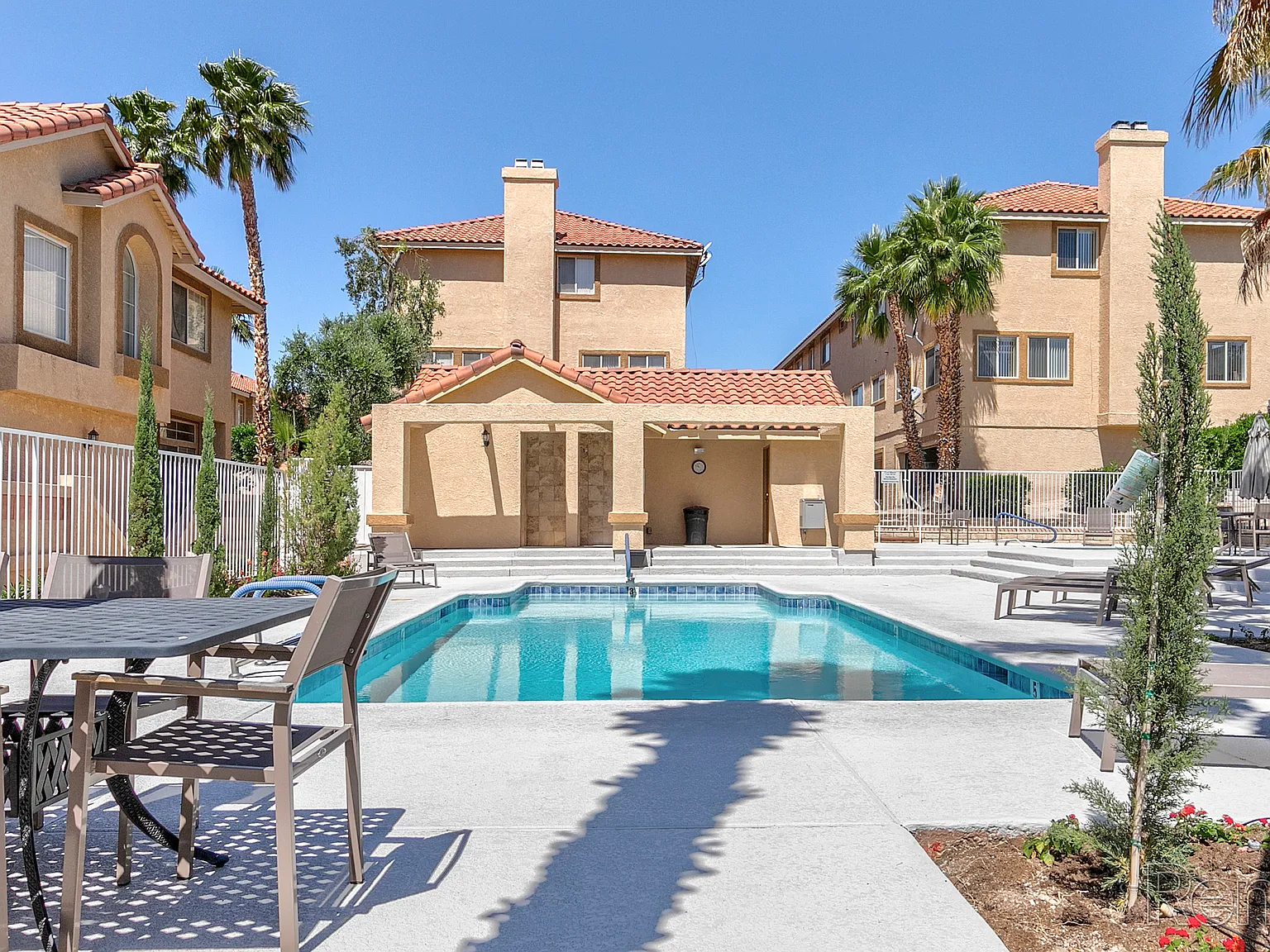 Villas At South Pointe — Photo 2
