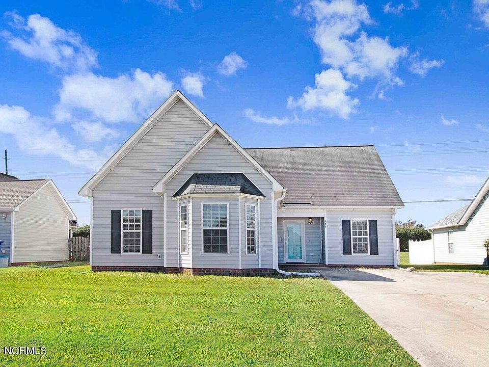 1st image of 904 Penncross Drive