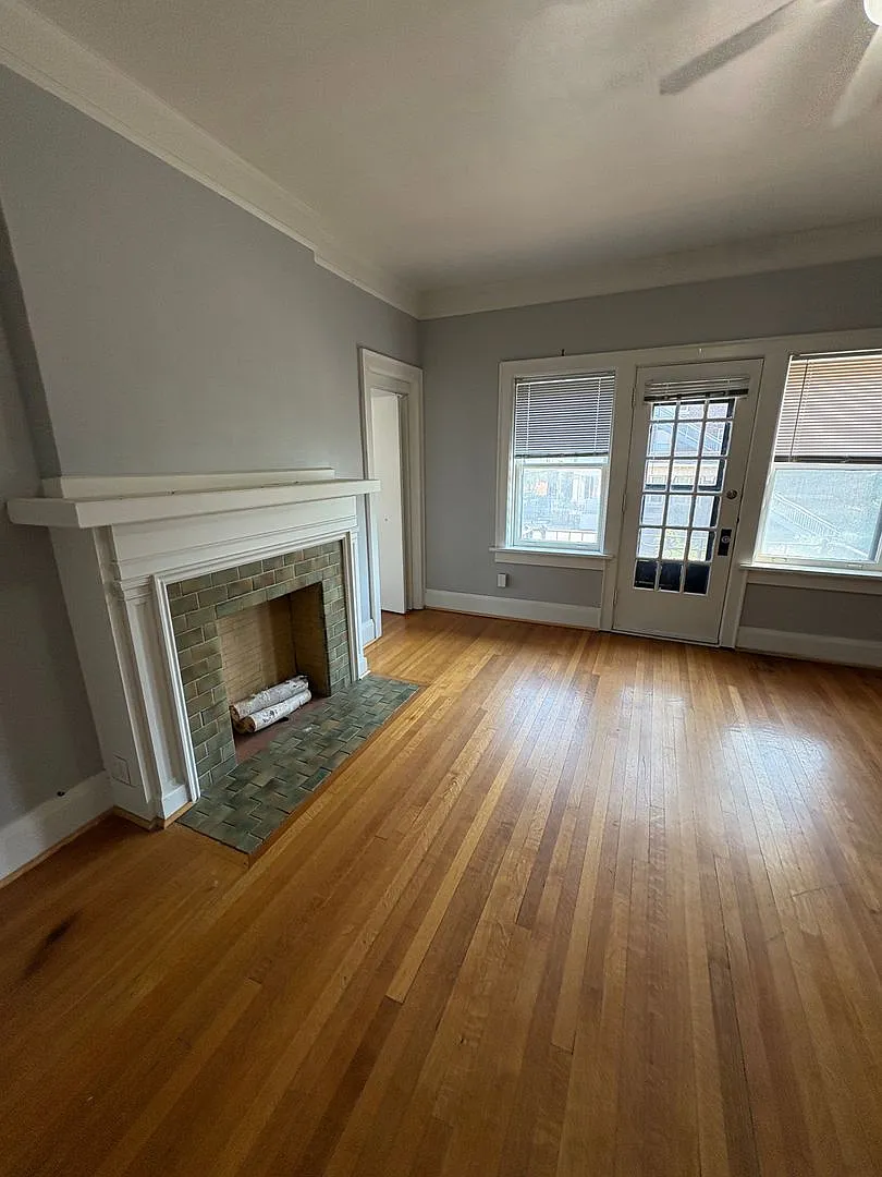 Colbert Apartments (3870 Harney St.) — Photo 3