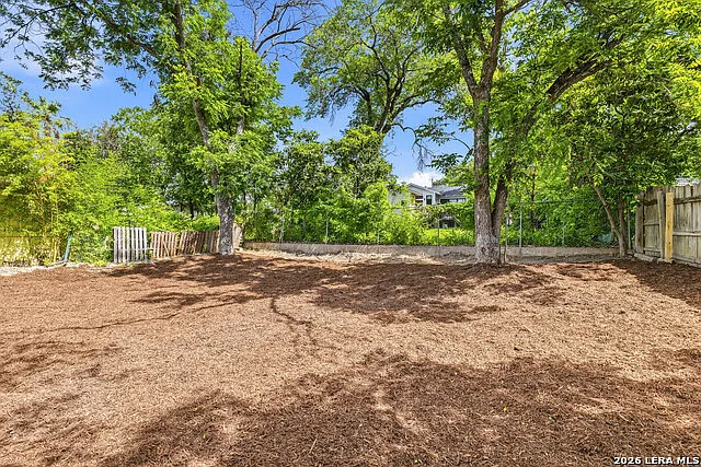823 W French Pl — Photo 34