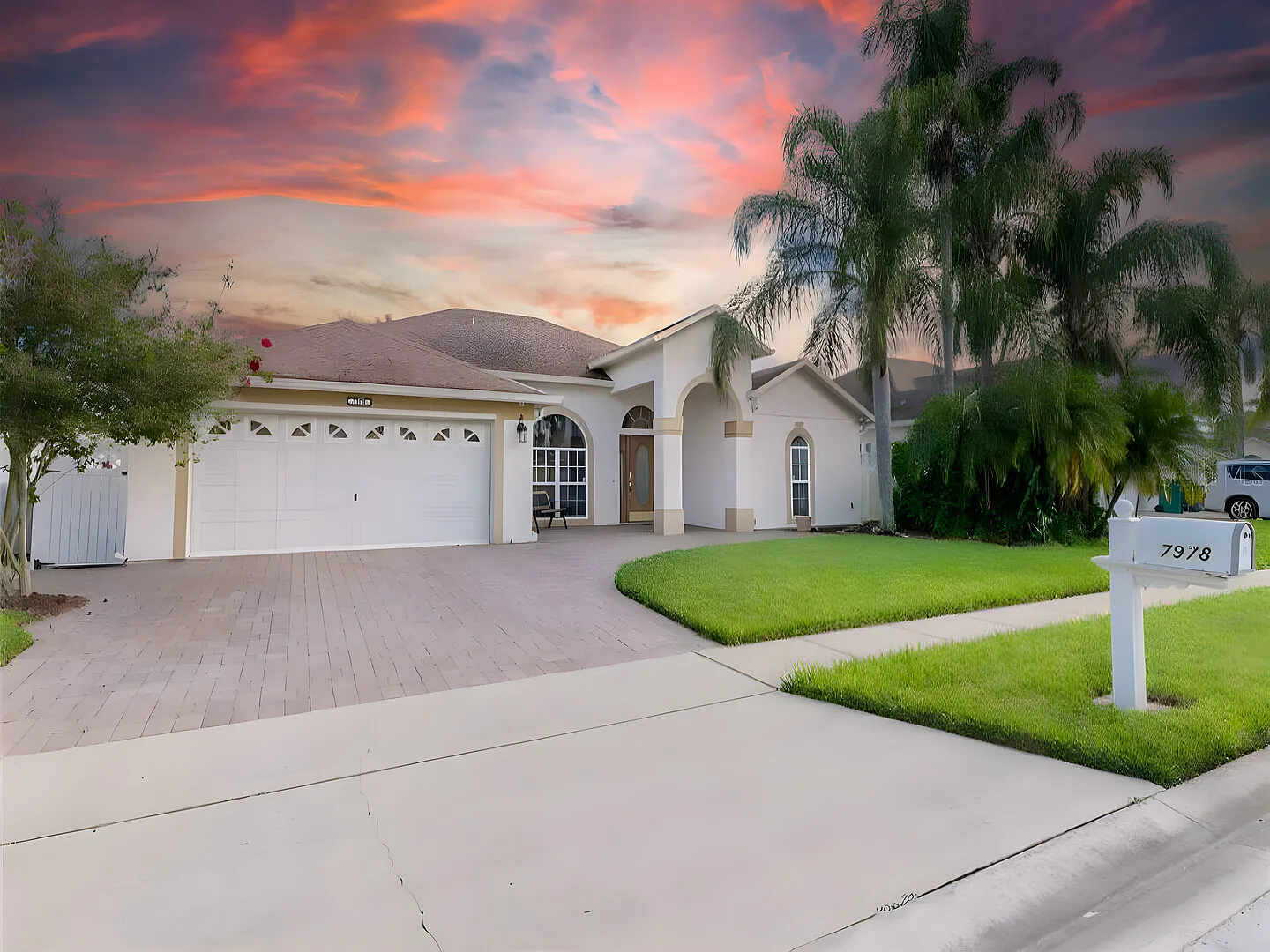 Magnolia 5 BR Pool Home Hot Tub 10 Mins to Disney — Photo 2
