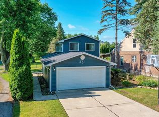 371 Waldon Rd, Lake Orion, MI 48359