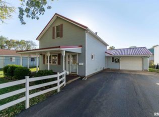 409 S 3rd St, Pekin, IL 61554