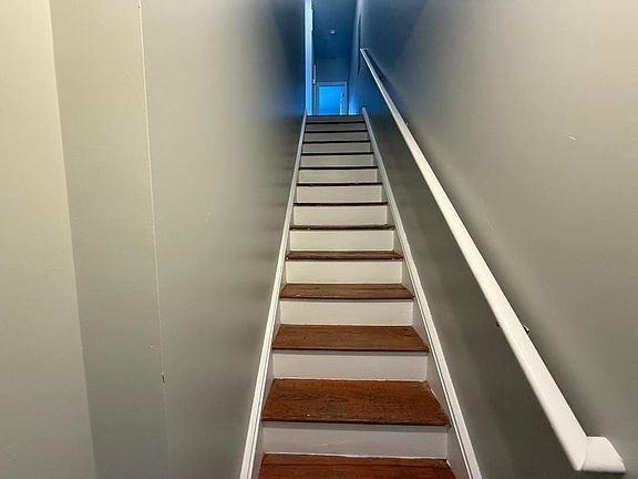 4th image of 2034 N Woodstock St #2