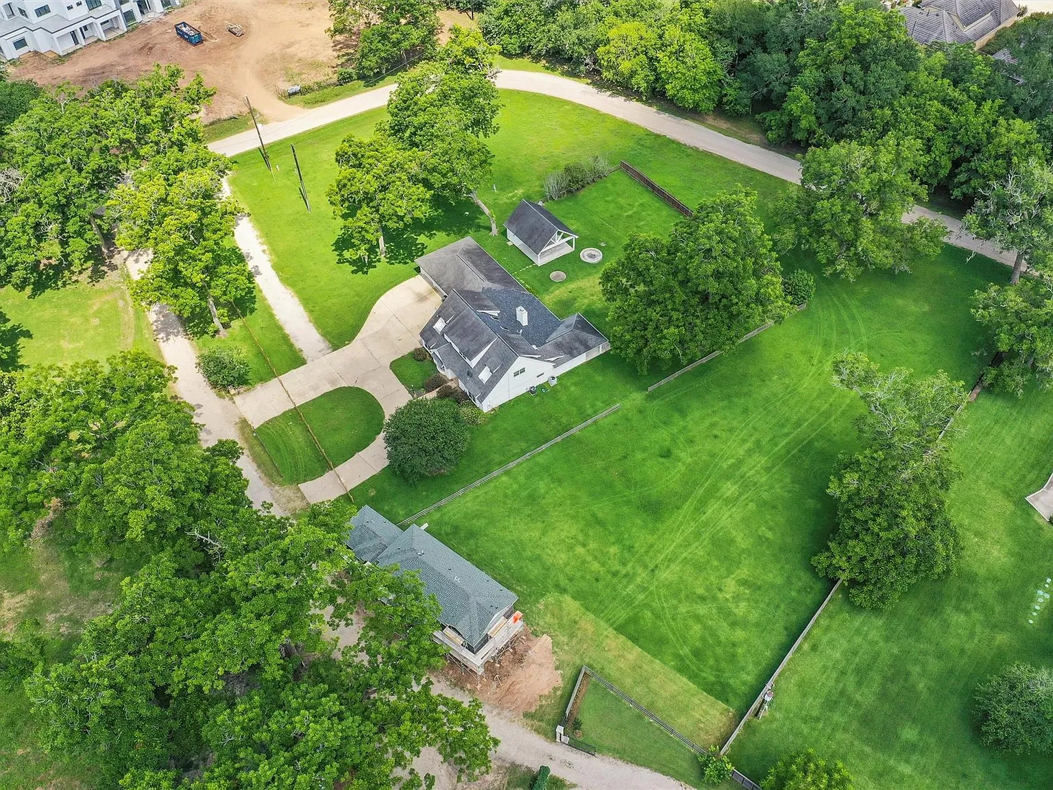 4 bed, 5.0 bath, 4422 sqft, $3,500 — Photo 4