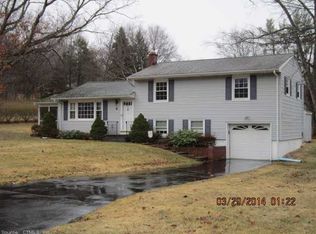 4 Woodvale Dr, Northford, CT 06472