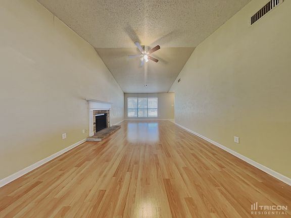 3rd image of 2638 Channing Dr