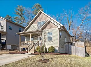 21 Yarrow Meadow Rd, Weaverville, NC 28787