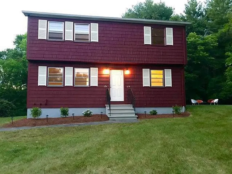 14 Victoria Cir — Photo 1