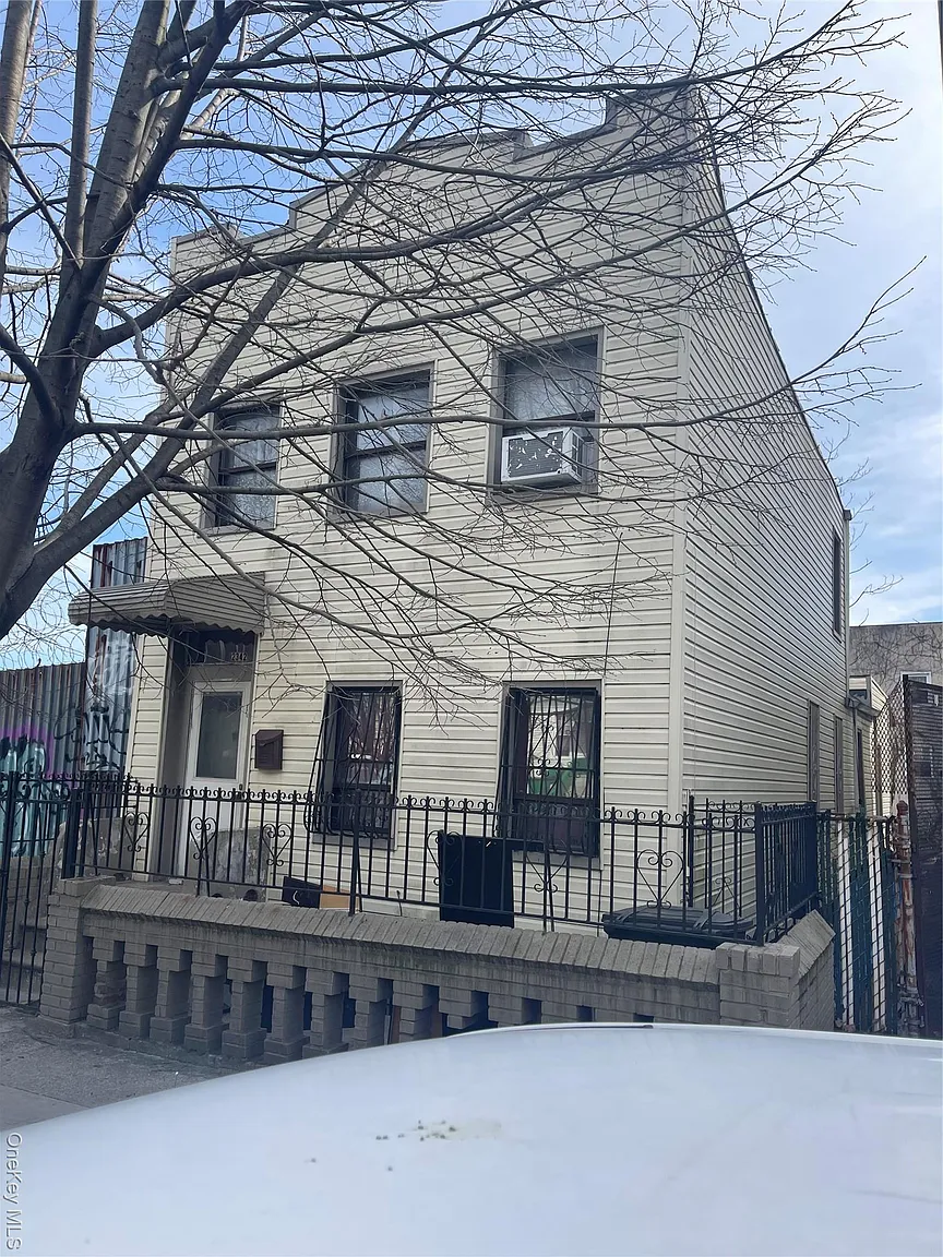2342 Dean Street photo 1